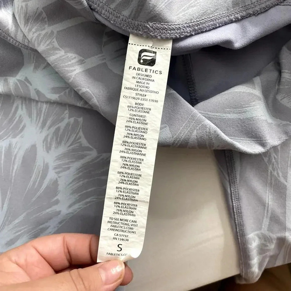 Fabletics Women's Define High-Waisted Legging, Workout, Maximum Compression Smal - Picture 5 of 5